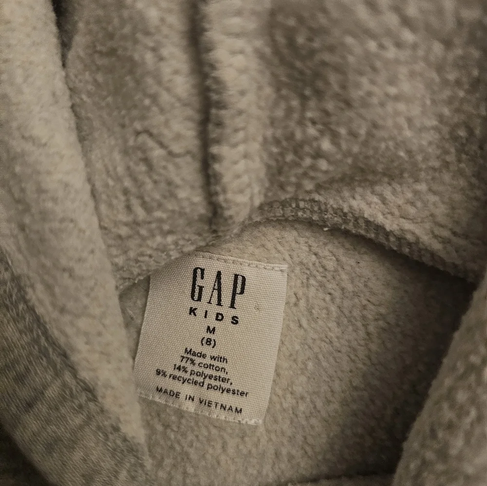 GAP kids hoodie size 8(M) cozy casual seasonal fashion